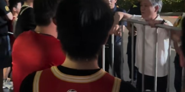 AG体育官方网站-广厦连输三场，球迷场外破防！谩骂软蛋，指责王博，引人失望！