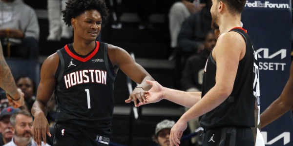 AG体育官方入口-抢出来的胜利！火箭篮板55-34净胜太阳21个 前场板24-10